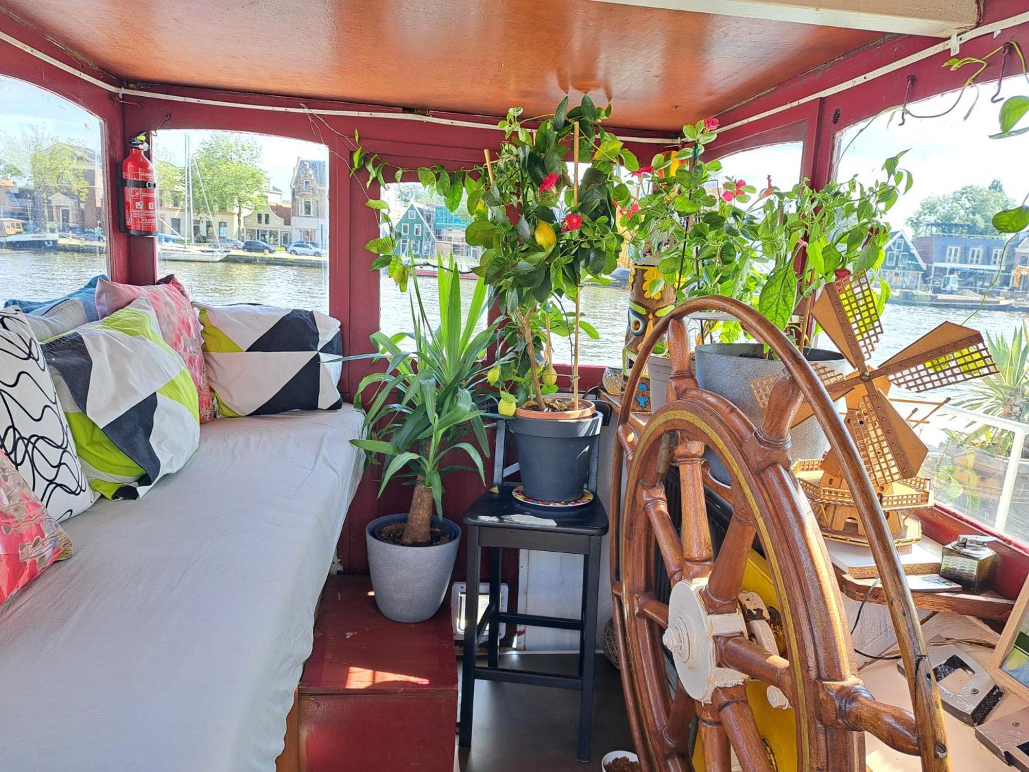 B&B Teddy "Prachtig Authentiek Woonschip Uit 1912, 15 Minuten Van Amsterdam" Wormer Exterior foto