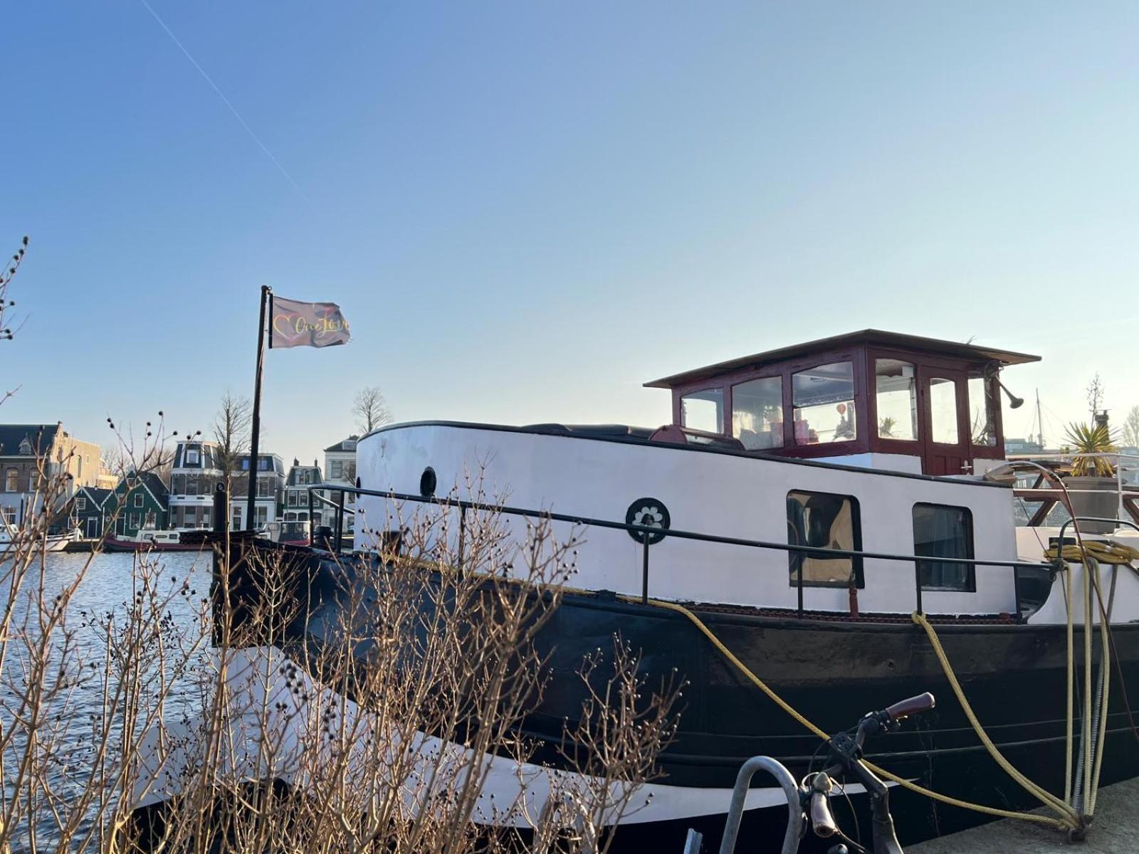 B&B Teddy "Prachtig Authentiek Woonschip Uit 1912, 15 Minuten Van Amsterdam" Wormer Exterior foto